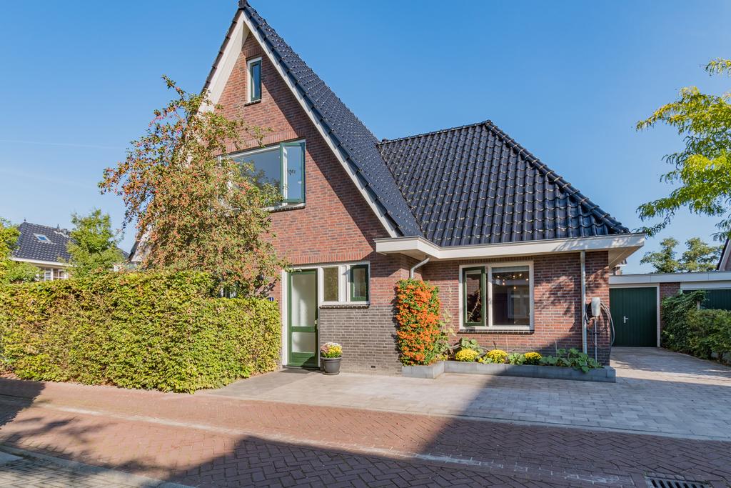 Te koop: Foto Woonhuis aan de Paardebloemlaan 1 in Beilen
