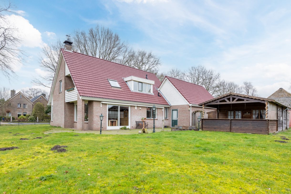Te koop: Foto Woonhuis aan de Smilderweg 1 in Hooghalen