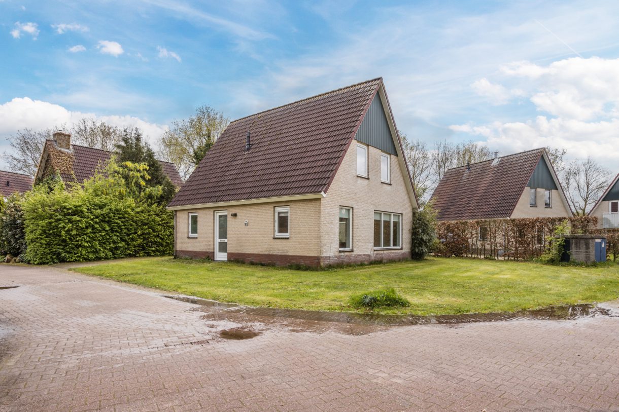 Te koop: Foto Woonhuis aan de Warmenbossenweg 3-16 in Schoonloo