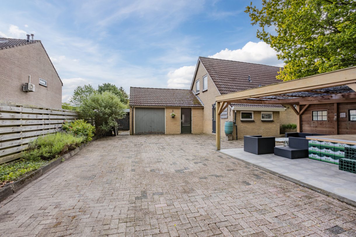 Te koop: Foto Woonhuis aan de Esdoornlaan 2 in Bovensmilde