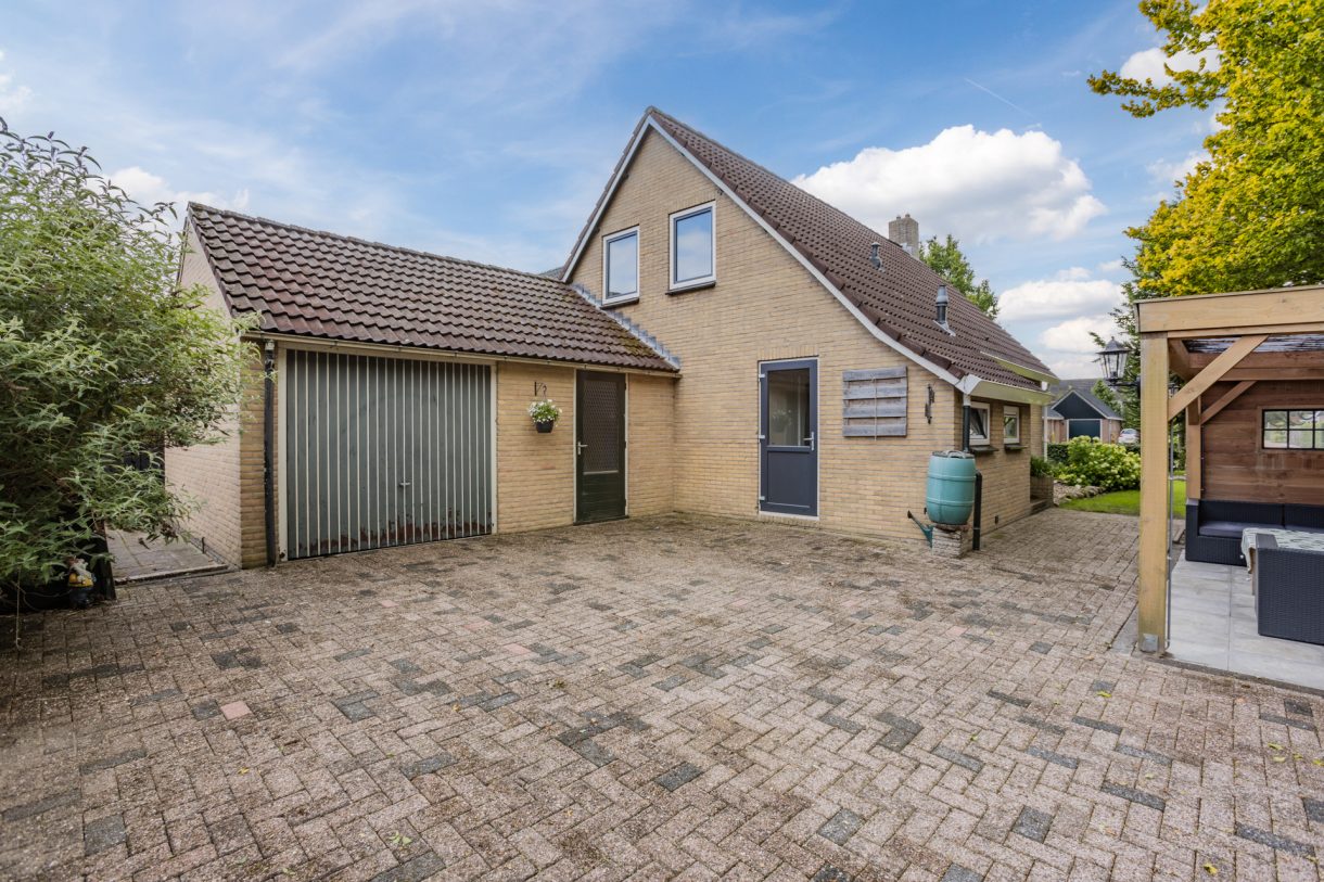 Te koop: Foto Woonhuis aan de Esdoornlaan 2 in Bovensmilde