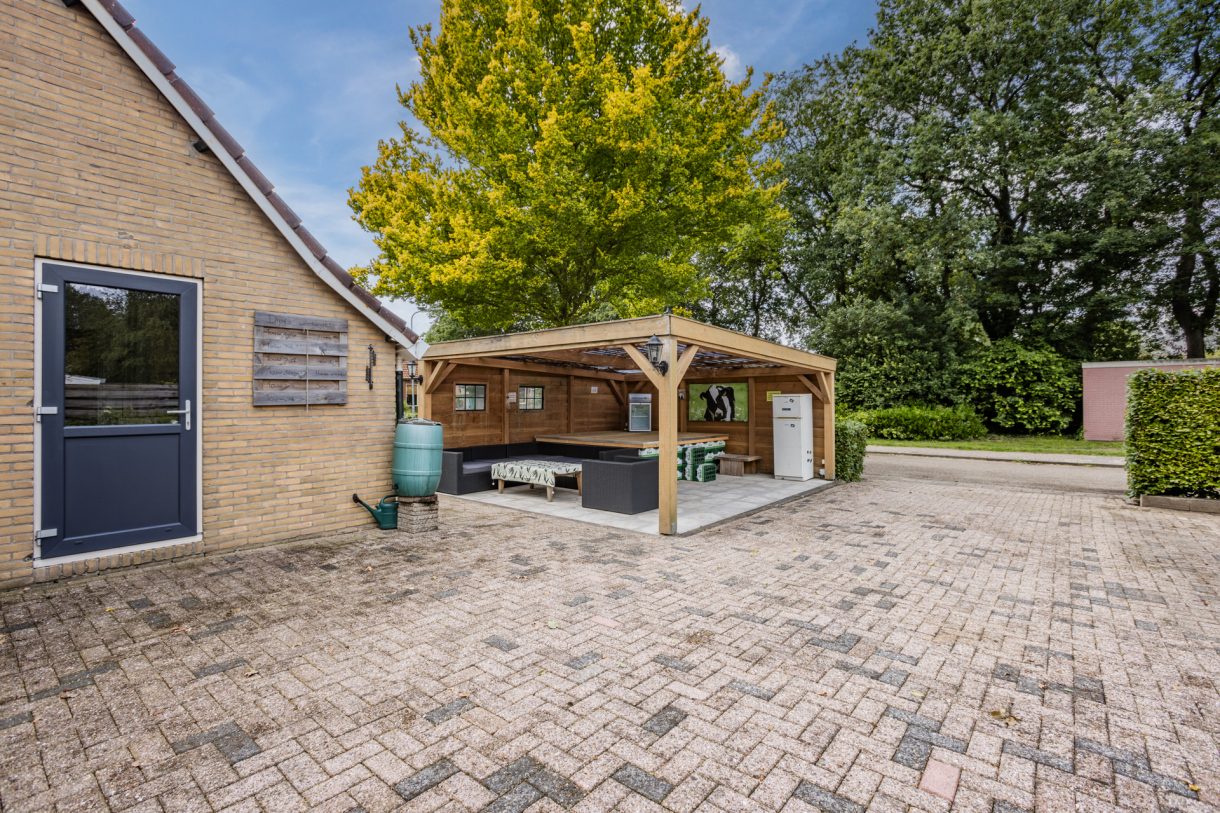 Te koop: Foto Woonhuis aan de Esdoornlaan 2 in Bovensmilde