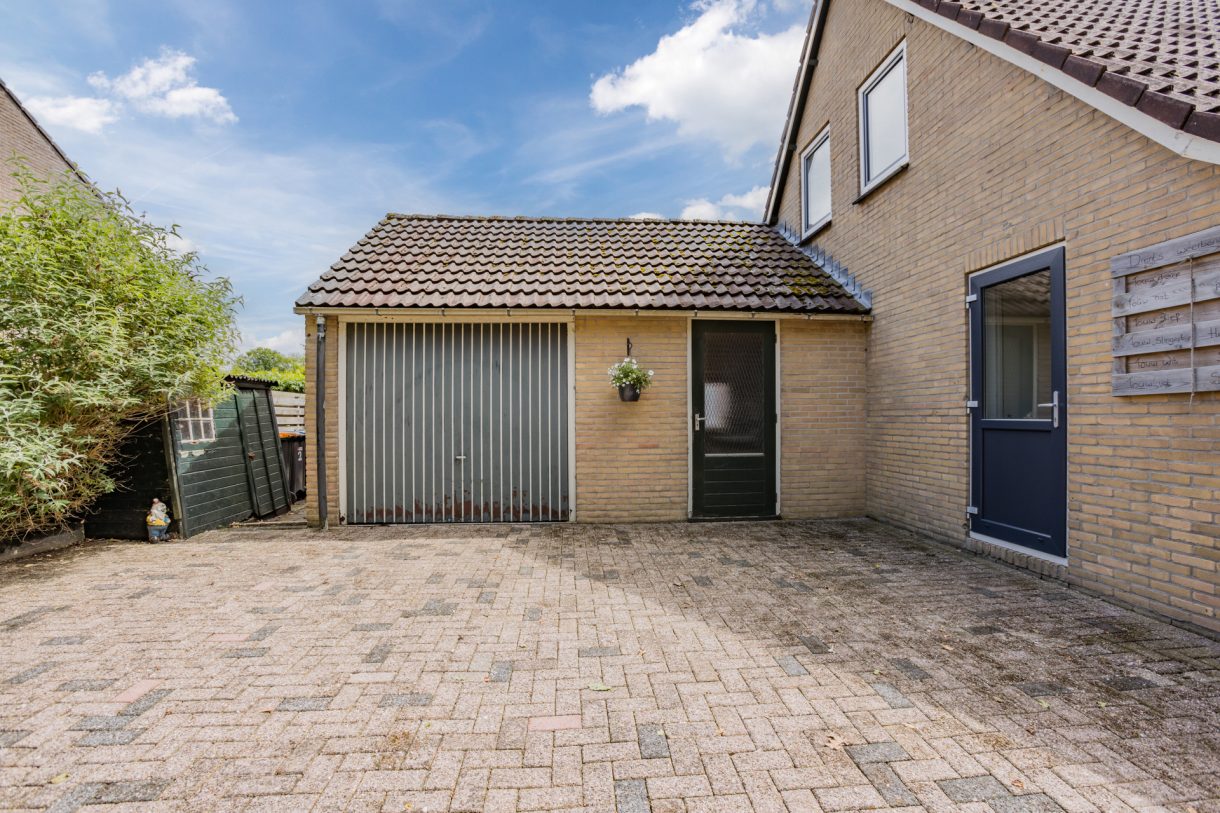 Te koop: Foto Woonhuis aan de Esdoornlaan 2 in Bovensmilde