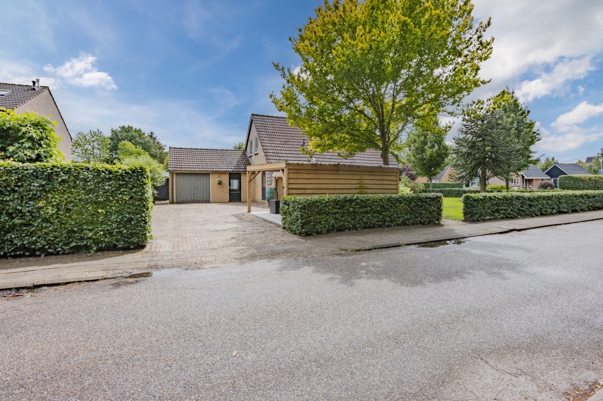 Te koop: Foto Woonhuis aan de Esdoornlaan 2 in Bovensmilde