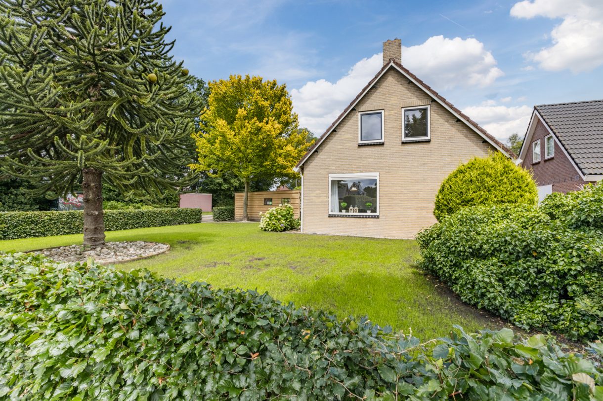 Te koop: Foto Woonhuis aan de Esdoornlaan 2 in Bovensmilde