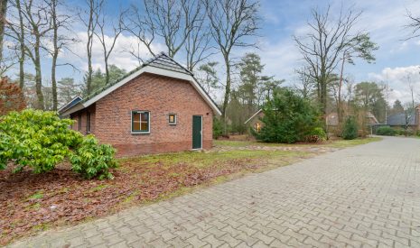 Te koop: Foto Woonhuis aan de Hof van Halenweg 2-141 in Hooghalen