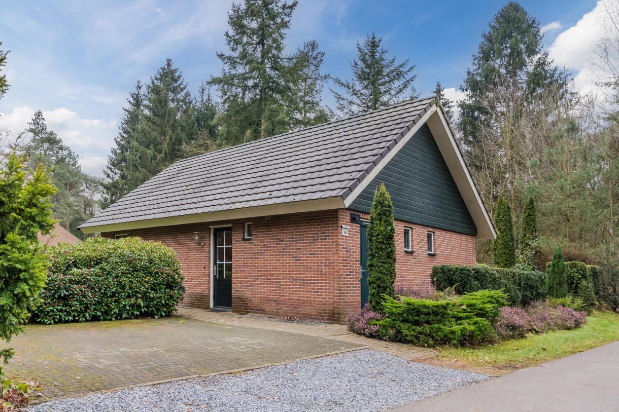 Te koop: Foto Woonhuis aan de Hof van Halenweg 2-346 in Hooghalen