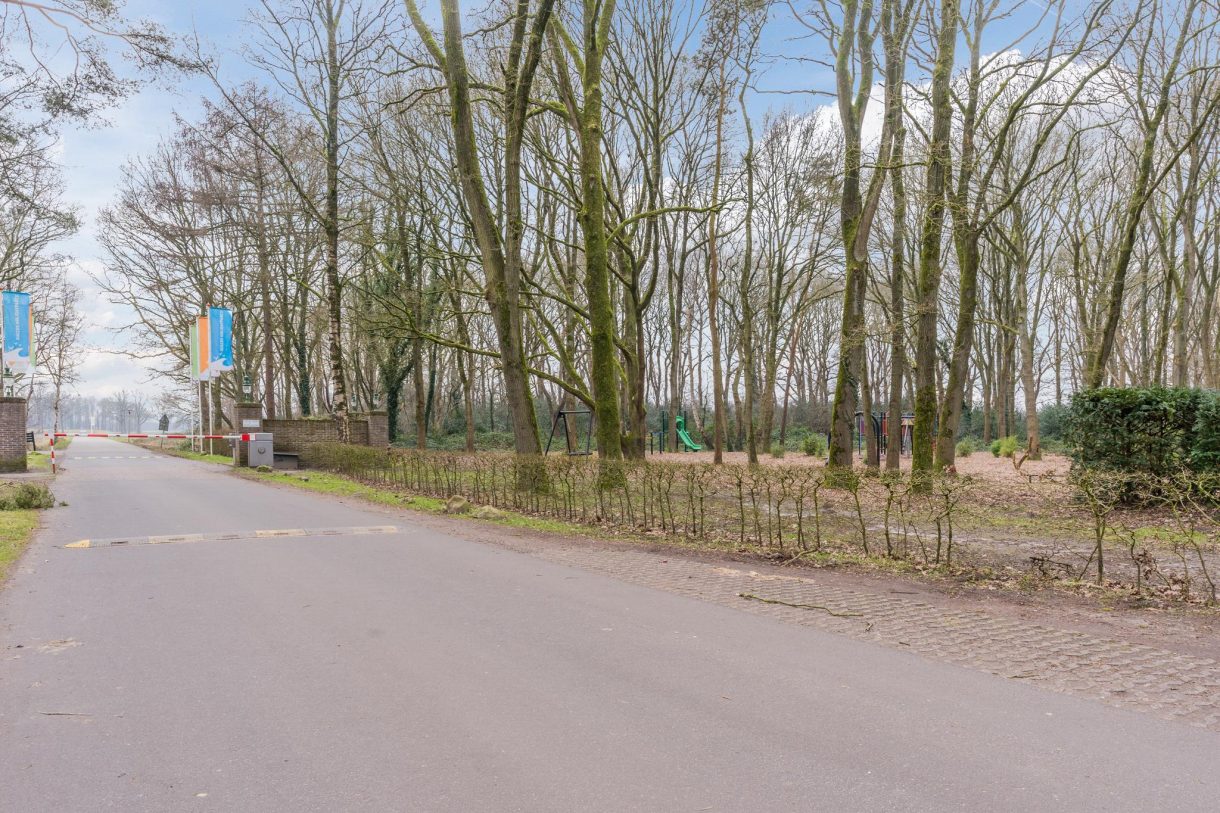 Te koop: Foto Woonhuis aan de Hof van Halenweg 2-346 in Hooghalen