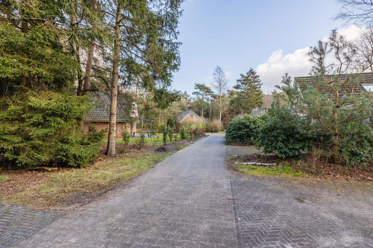 Te koop: Foto Woonhuis aan de Hof van Halenweg 2-331 in Hooghalen